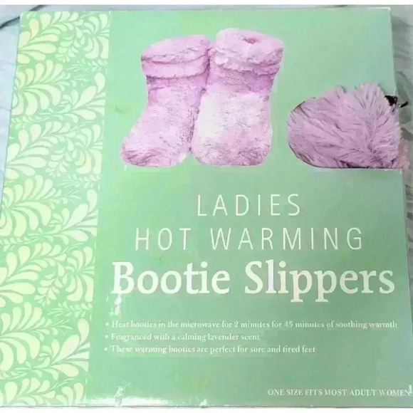 NIB Womans PINK One Size fits Most HOT WARMING BOOTIE Slippers FUZZY New - Picture 1 of 3